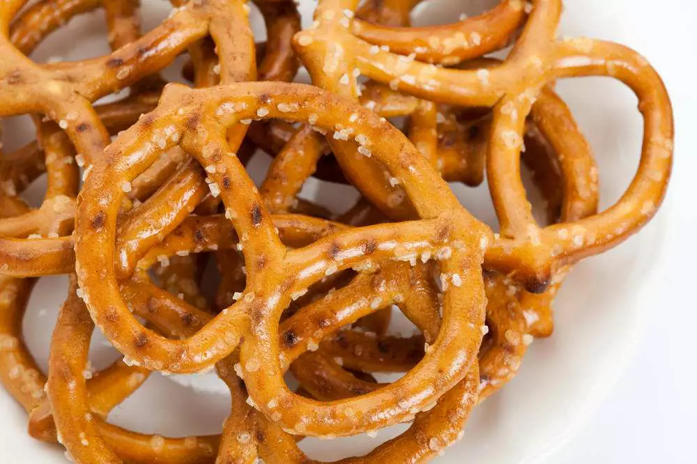 Can dogs eat pretzels?