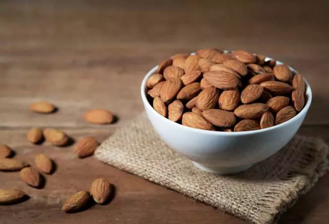 Dogs are best not to eat almonds? Dogs eating nuts precautions